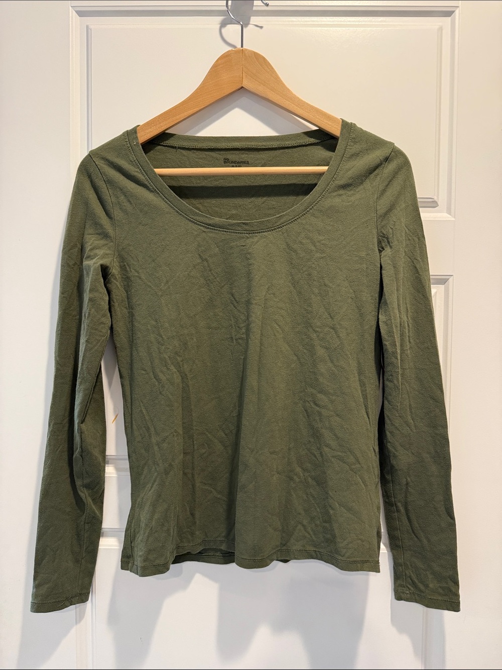 No Boundaries Olive Green Long Sleeve Scoop Neck Tee